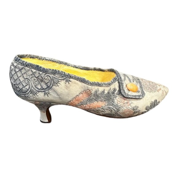 Vintage Raine Just Right Gift Shoe Figurine Lavish Tapestry ￼ 1999 W /Box - Picture 1 of 7
